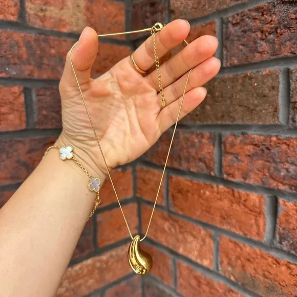 Drop Stainless Steel 18K Gold Plated Water Drop Necklace - Picture 11 of 12